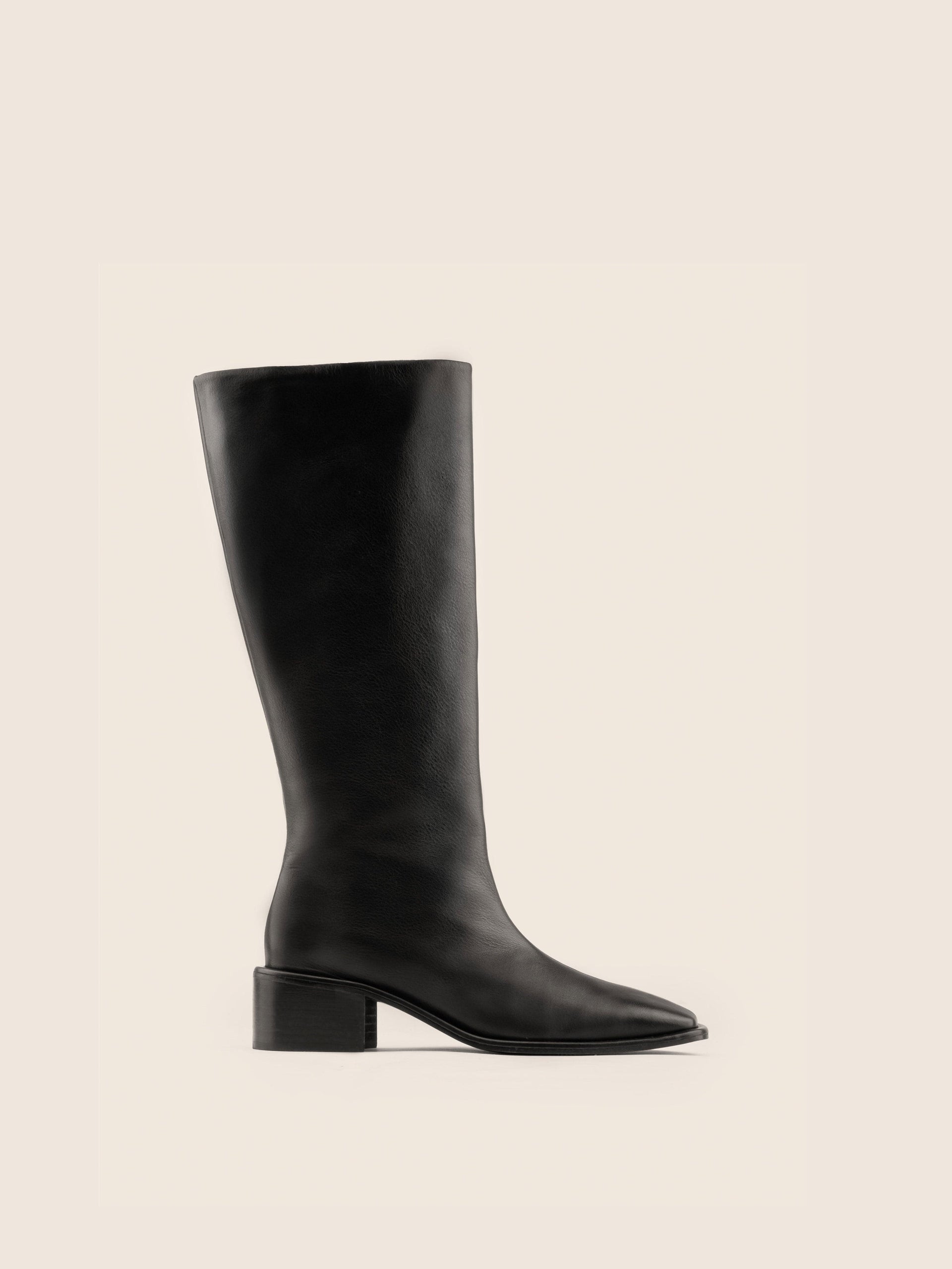 Carmona Black Boot