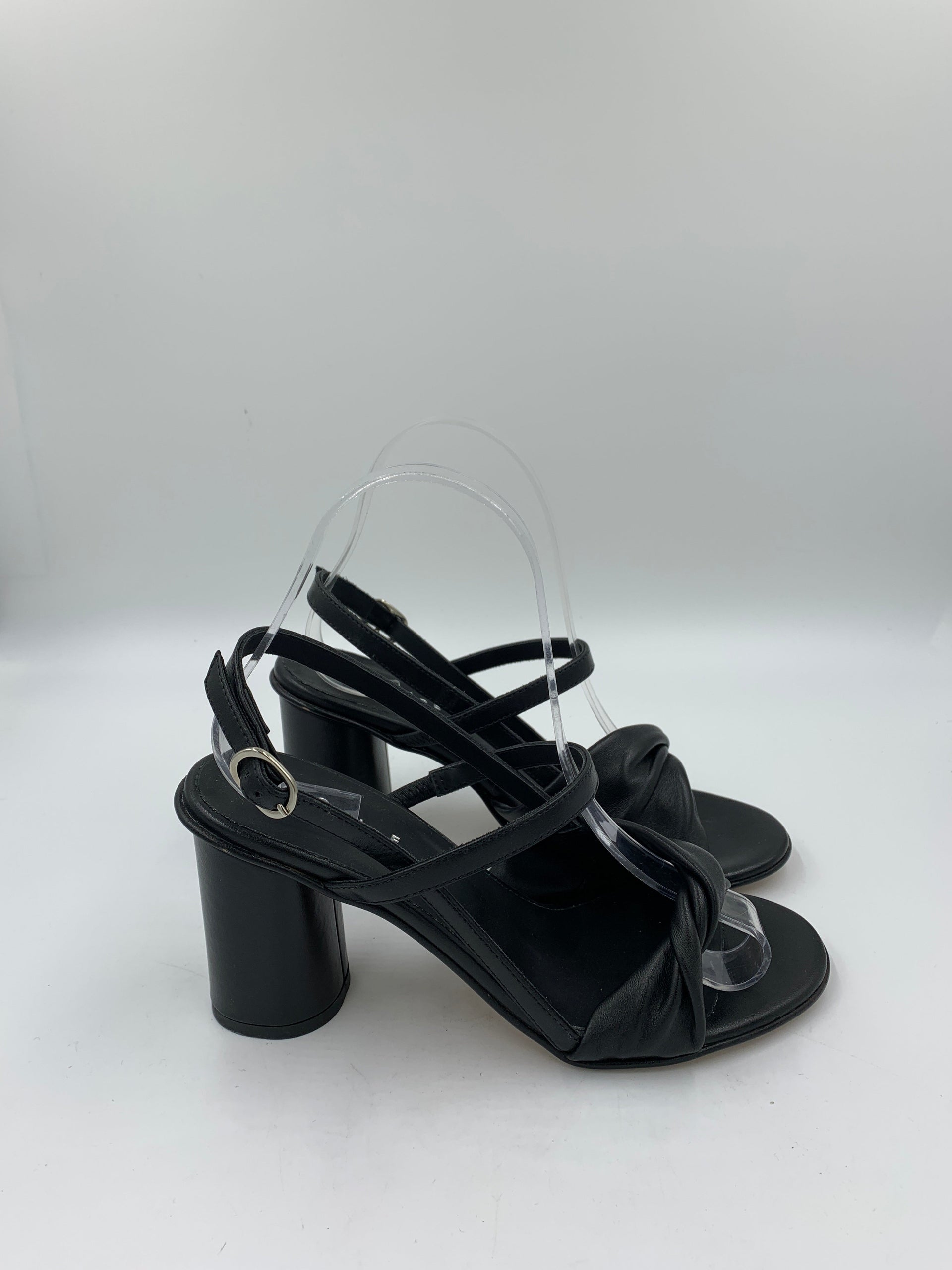 Sample Twisted Heels Black 37